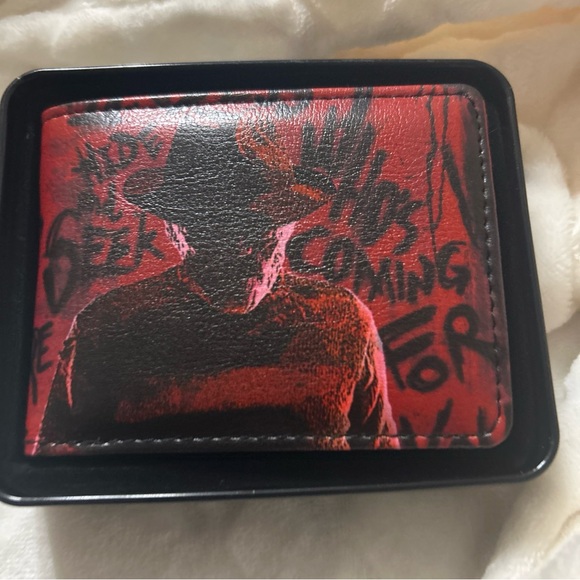 A Nightmare on Elm street Freddy Krueger  horror wallet w/collectors tin case - Picture 5 of 9